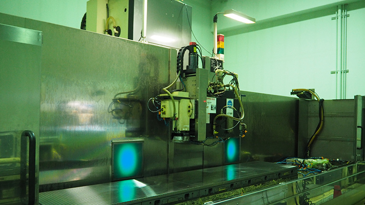 超精密平面研削盤